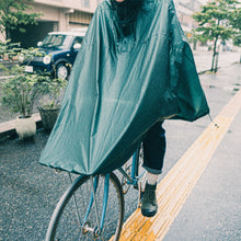 画像をギャラリービューアに読み込む, *FAIRWEATHER* packable rain poncho